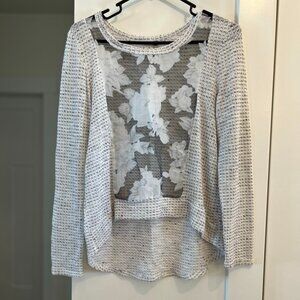 Women's Medium 3/4 length sleeve blouse